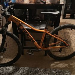 2021 Trek Marlin 5
