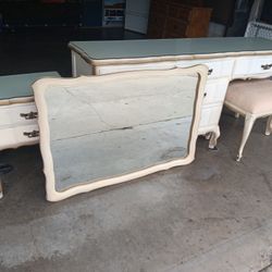 SOLID WOOD CHEST WITH MACHING ACCENT MIRROR AND NIGHTSTAND IN IVORY COLOR 