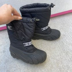 Sorel Snow Boots Girls Boys  Size 13