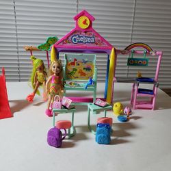 Barbie Club Chelsea Doll & School playset with Friend