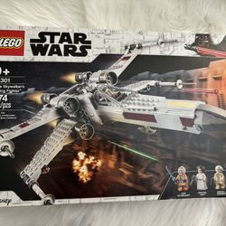LEGO Star Wars Model 75301 - X-WING FIGHTER - Ages 9-15 years - 474 piece set
