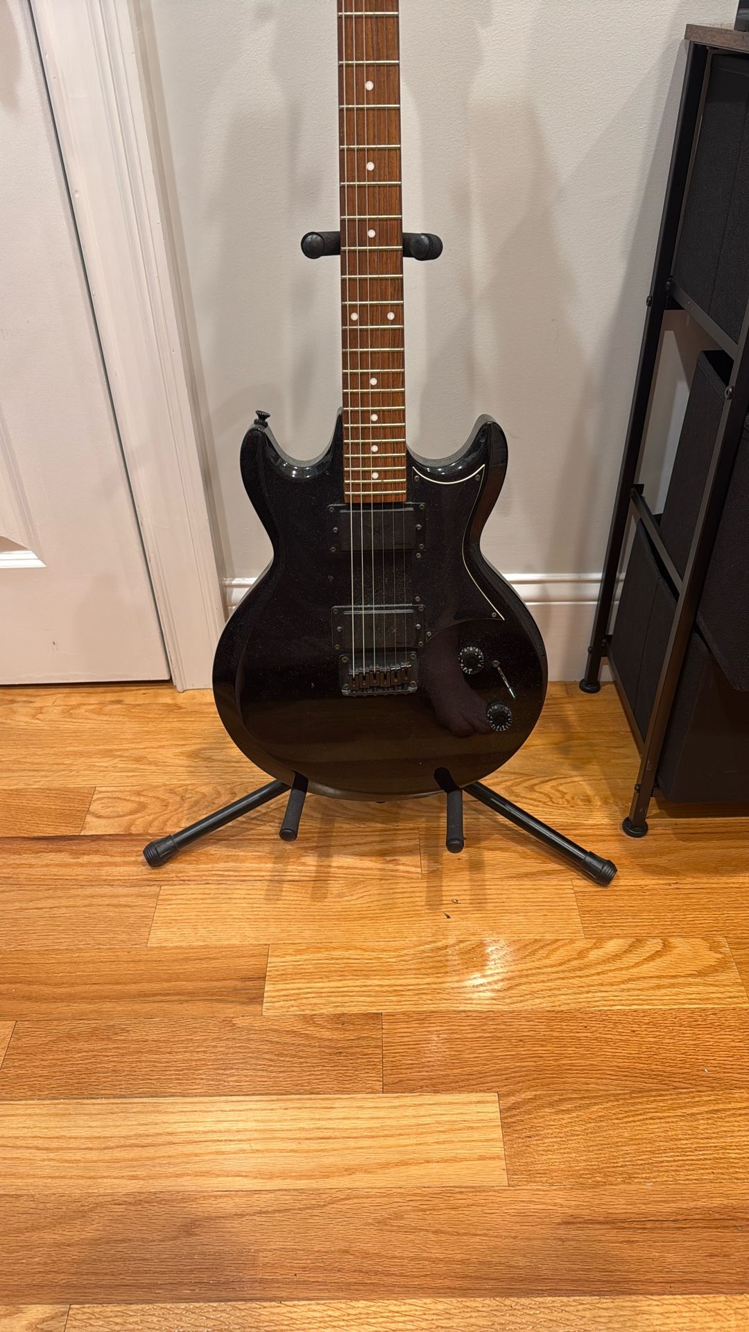 Electric guitar with amp
