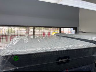 QUEEN SIZE SIMMONS BEAUTYREST PRESSURESMART MATTRESS & BOX SPRING BED SET