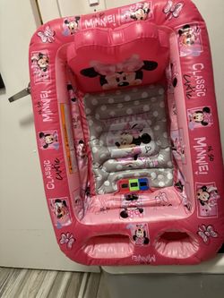 Minnie Inflatable Bathtub 