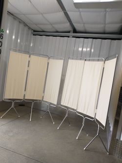 Collapsible privacy screens
