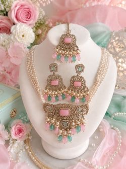 Indian Bridal Jewelry Set with Earrings and Maang Tikka
