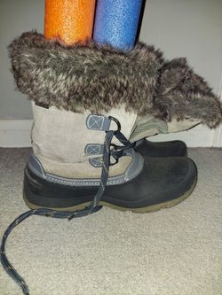 Khombu Women's Waterproof Snow Boot US 11M Women Dark Gray