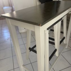 Bob Furniture Dining Table 