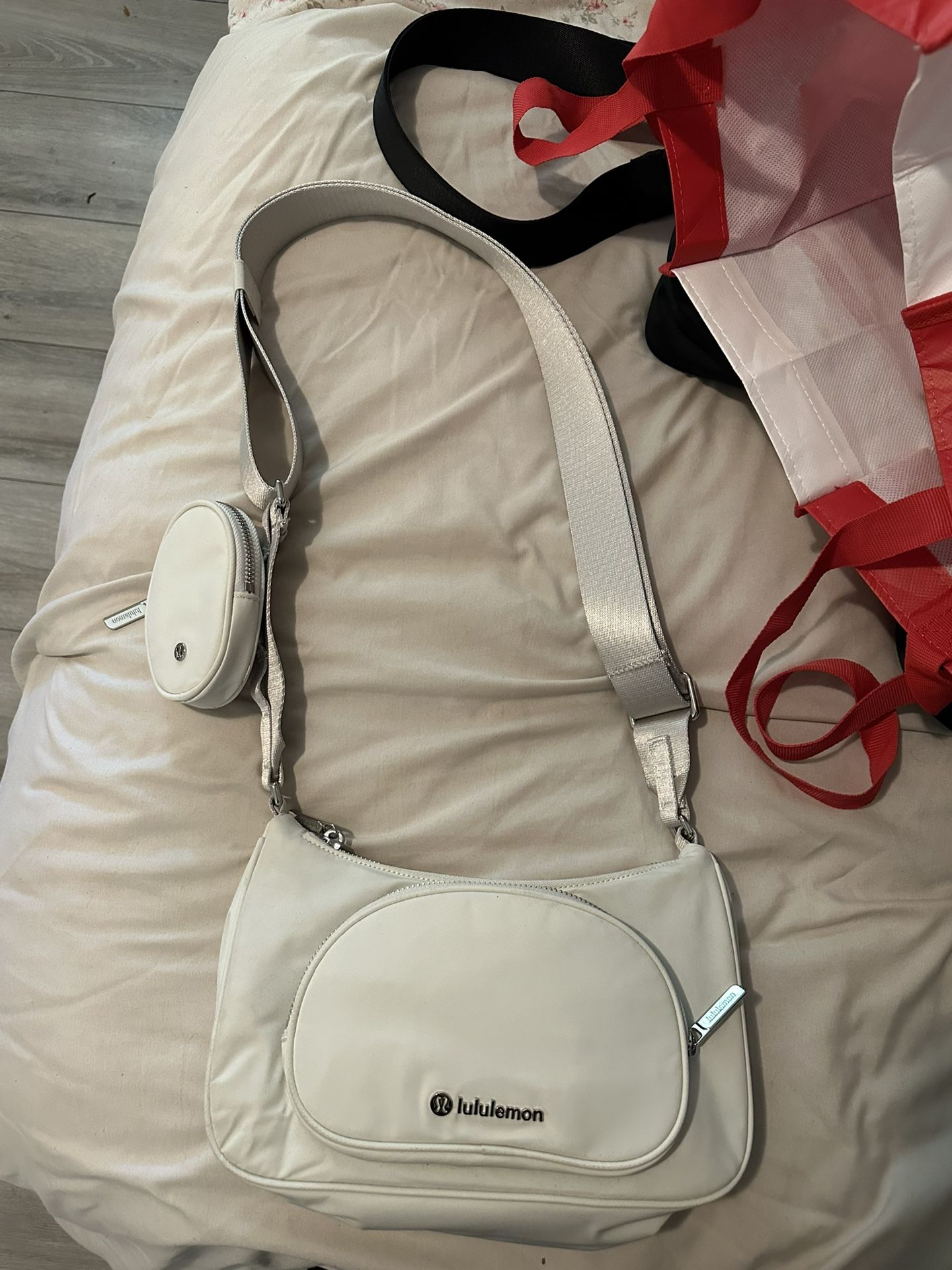 lululemon purse