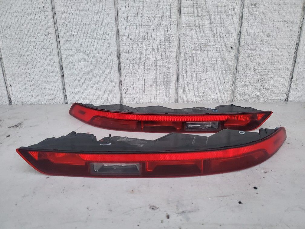 Audi Q5 Rear Bumper Lights 2018-2020 Oem