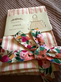 Rose stripe apron (Rifle paper co)