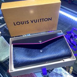 Louis Vuitton Ladies Wallet 