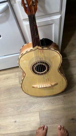 Guitarron