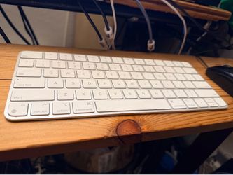 Apple magic wireless keyboard