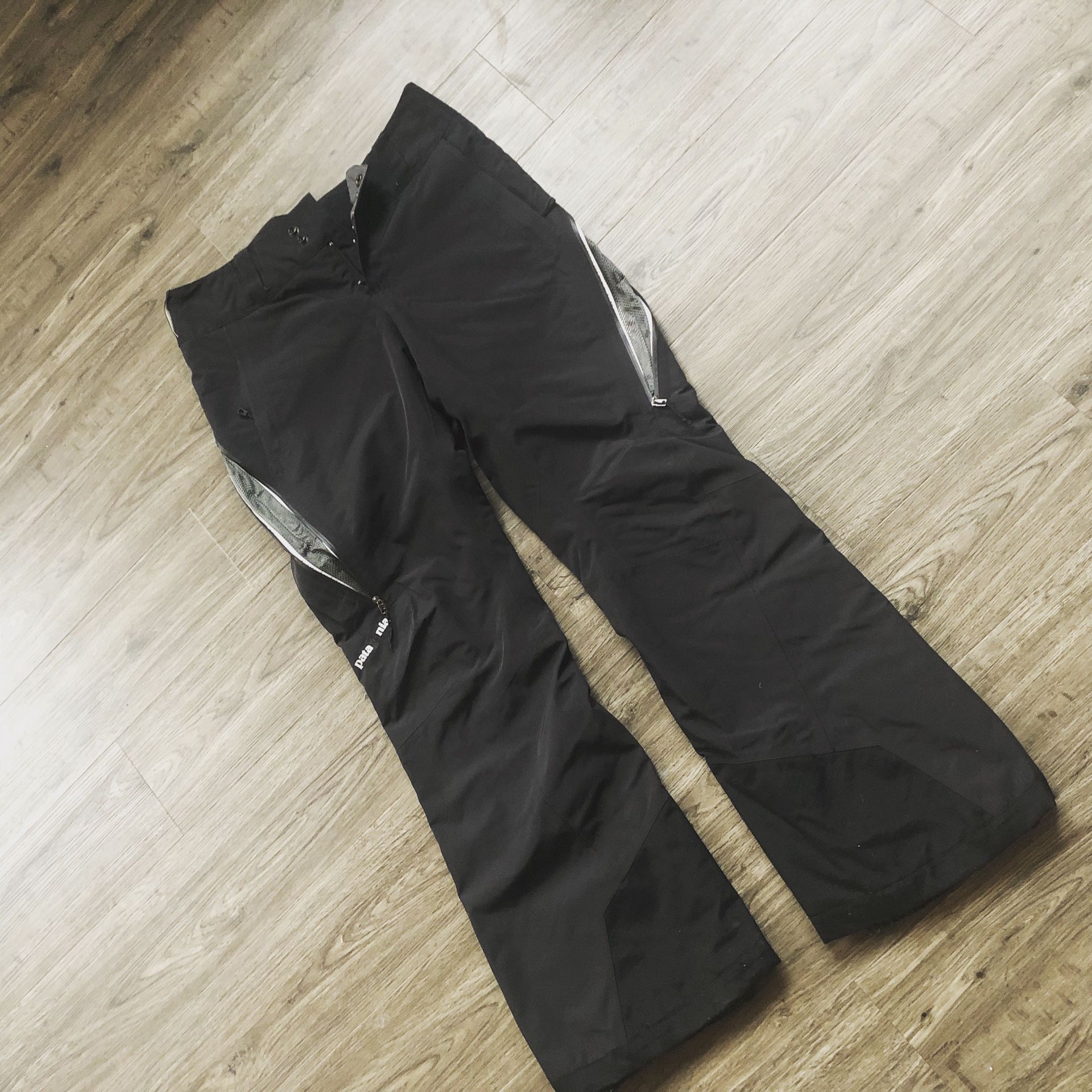 Patagonia Insulated ski pants, women’s medium