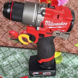 MILWAUKEE M12 FUEL 12-VOLT LITHIUM ION BRUSHLESS CORDLESS GEN-4  1/2 IN. 
HAMMER DRILL  WITH HIGH CAPACITY 4.0AH BATTERY 