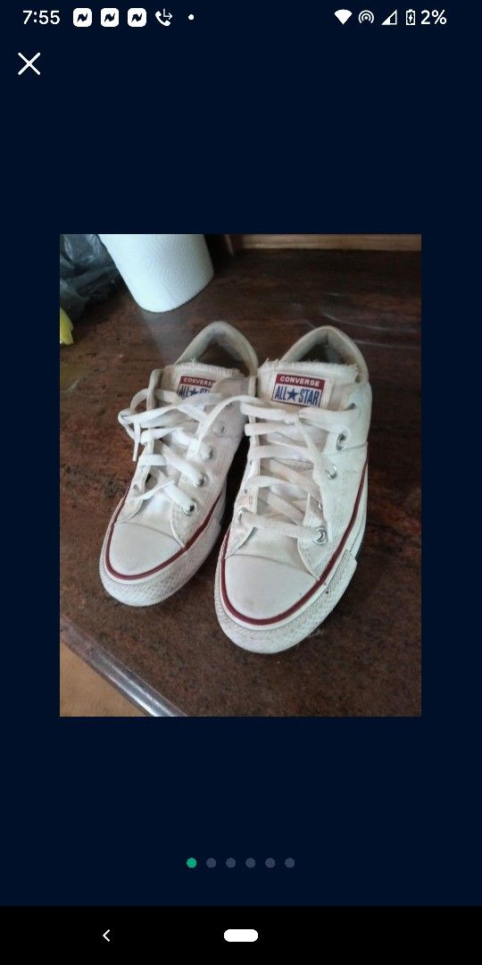 Converse Size 6 Women's Sneakers In Great Condition Like New