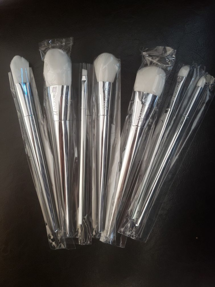 silver kabuki makeup brush set