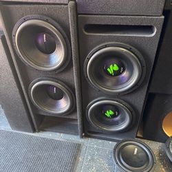 Brand new deaf bounce & ds18 subwoofers in ported box ready to be installed