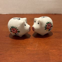 Vintage Pigs Ceramic Salt And Pepper Shakers With Floral Design With Stoppers 2 1/2” X 2” S1