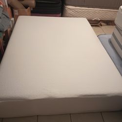 Full Size Memory Foam Mattress And Box Spring 