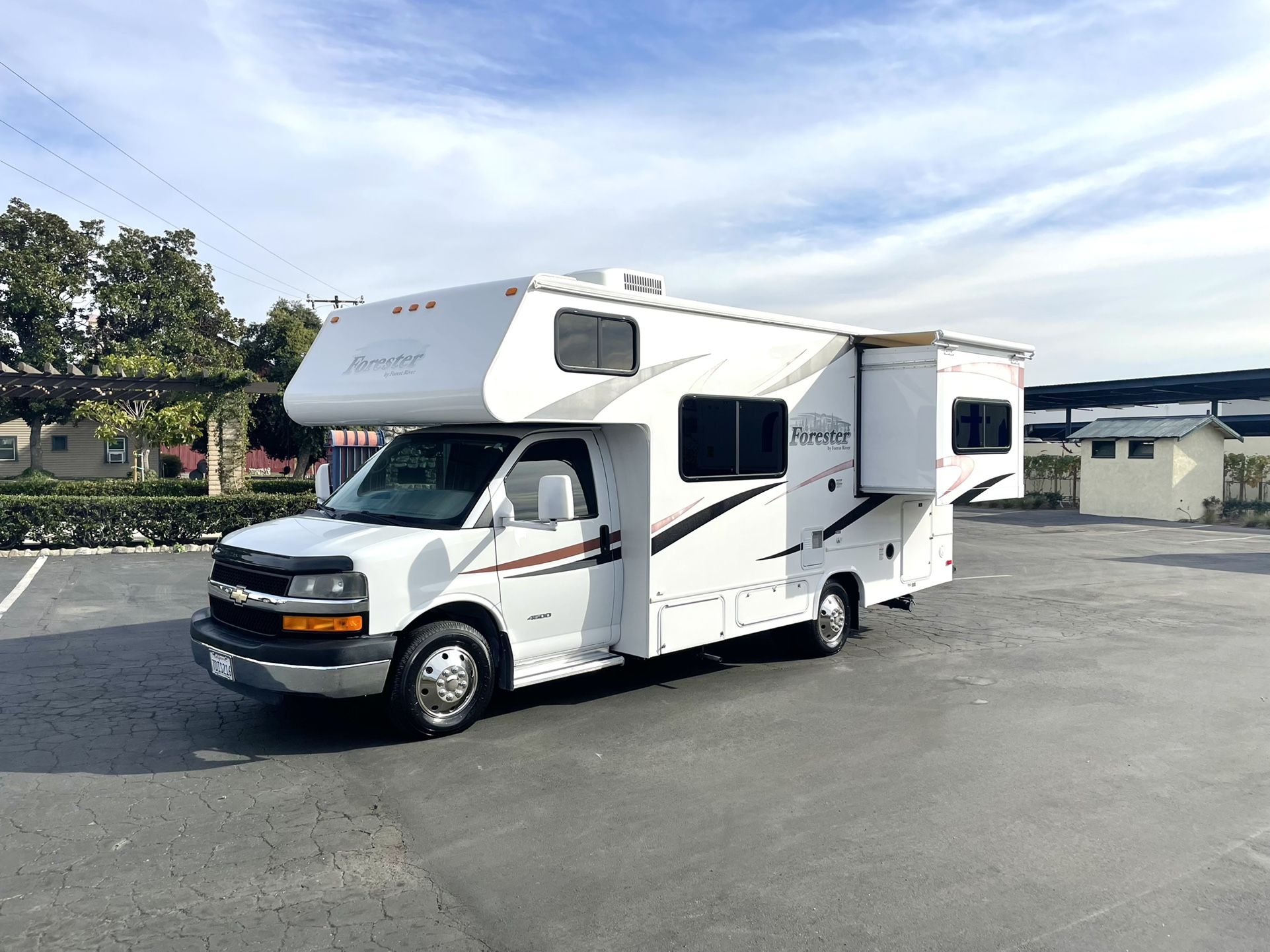 2013 Forester Class C 23Ft W/ Slideout for Sale in Rancho Cucamonga, CA ...