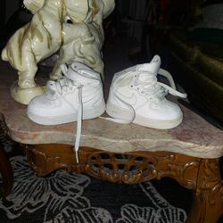 NIKE * Hightop Air Force Sz 4.c