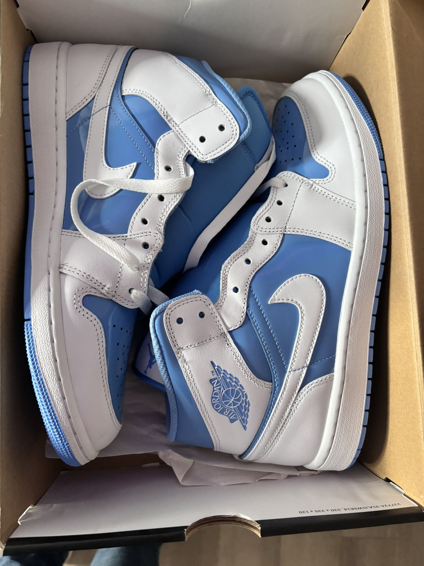 Jordan 1 Mid se Legend blue