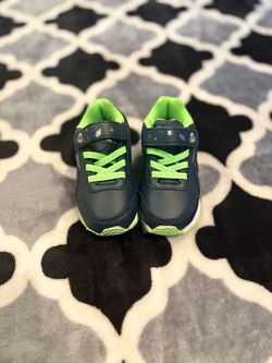 Reebok Little kids Shoes size 5 New