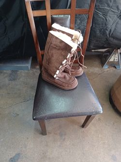Ugg women's size 8 high boots