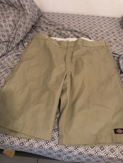 DICKIES SHORTS(40) AND PANTS (46x32 BUNDLE