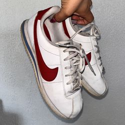 NIKE CORTEZ USED SIZE 7Y
