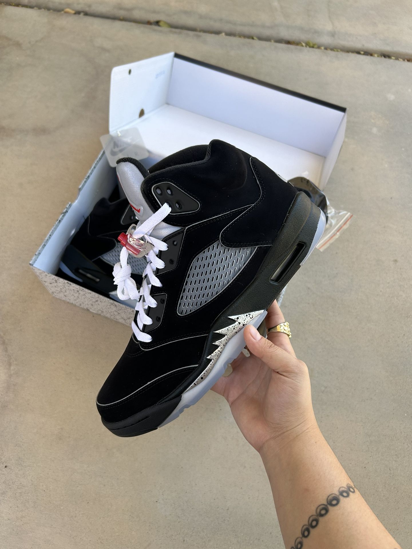 Jordan 5 Retro Metallic 2025