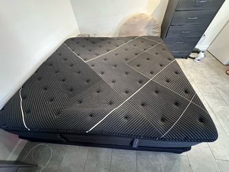 Beauty Rest Black Mattress