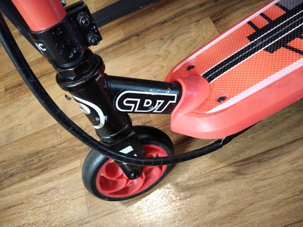 ELECTRIC SCOOTER