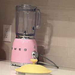 Smeg pink blender