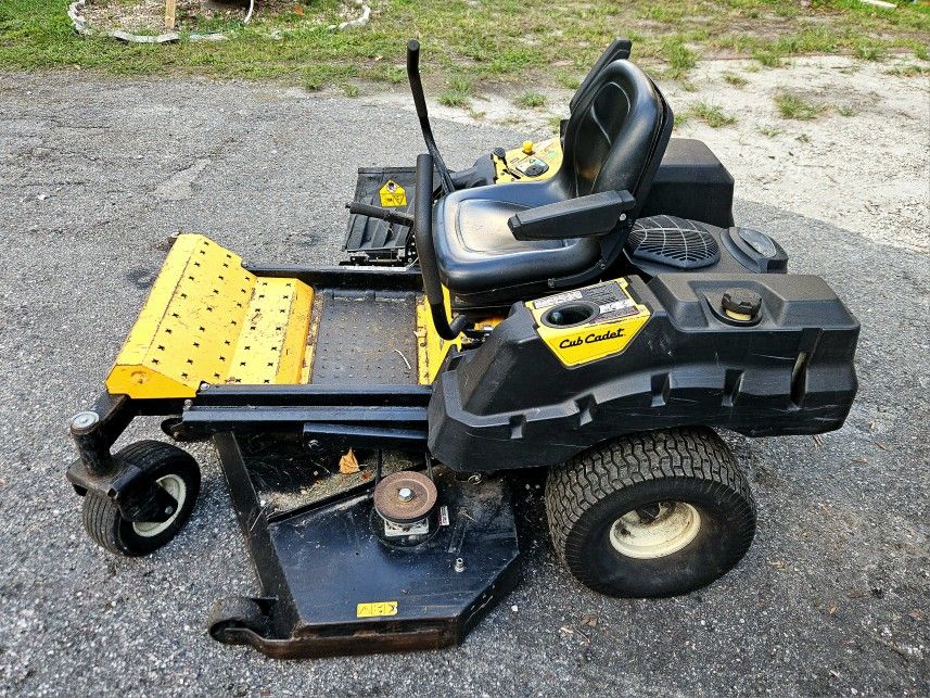 Cub Cadet Z-Force 60" Zero Turn Mower - Runs Good 