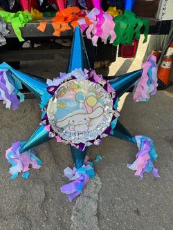 Cinnamon roll 3-d star piñata