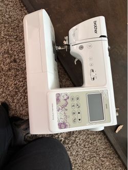 Brother SE600 sowing machine and  embroidery