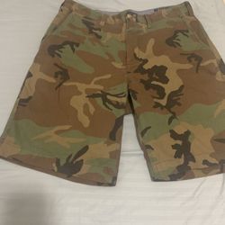 Polo Ralph Lauren Men's Relaxed Fit Camo Shorts 