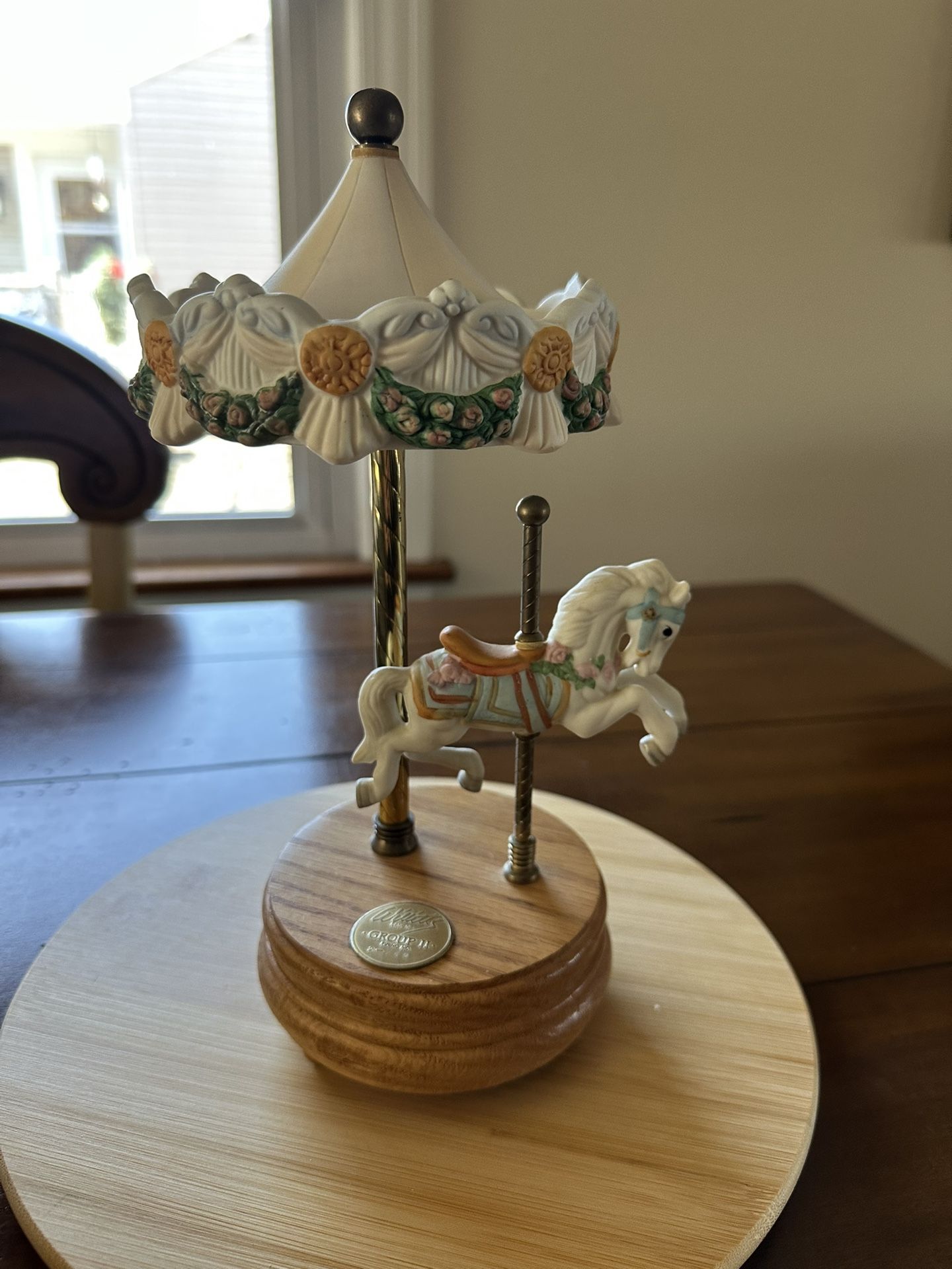 VINTAGE single Horse Carousel Music Box