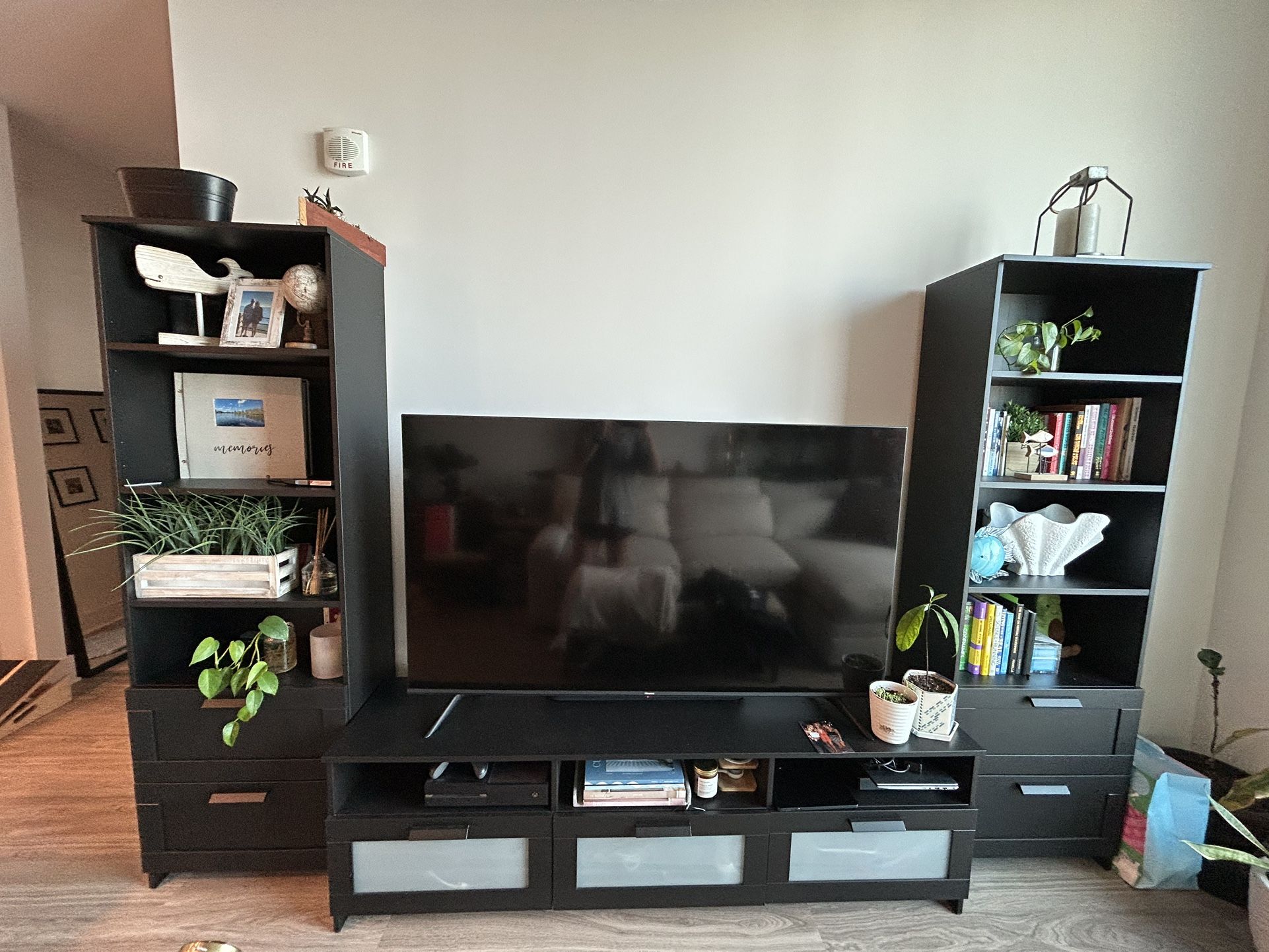 Full TV Console