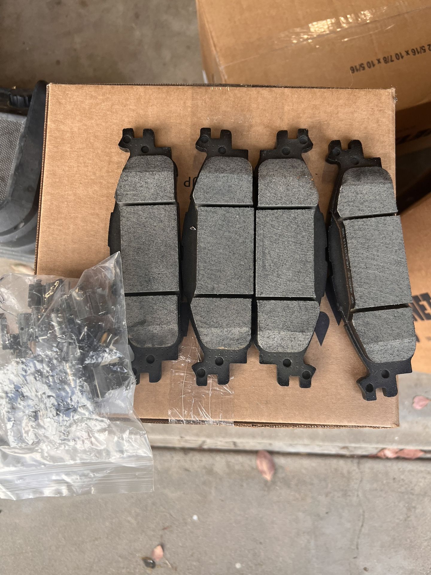 2015 Ford Explore Sports Break Pads (Front Tires)