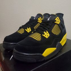 Air Jordan 4 "Thunder" Size 13
