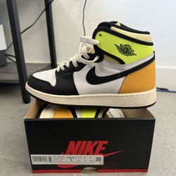 Retro Jordan 1 “Volt” Sz 7Y