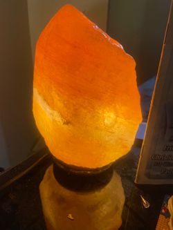 Medium sized Himalayan salt lamp