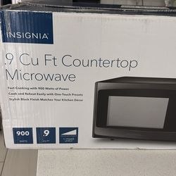 Insignia 0.9cu ft microwave