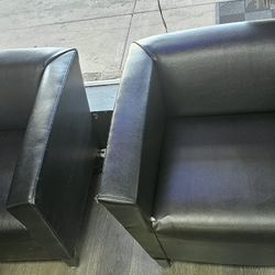 4 LEATHER CHAIRS FOR CUSTOMER WAITING AREA
