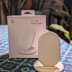 Google Pixel Stand (1st Generation) with cable and adapter