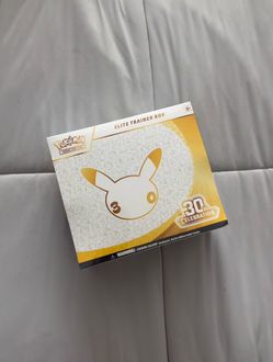 Pokémon TCG 30th Celebration Elite Trainer Box